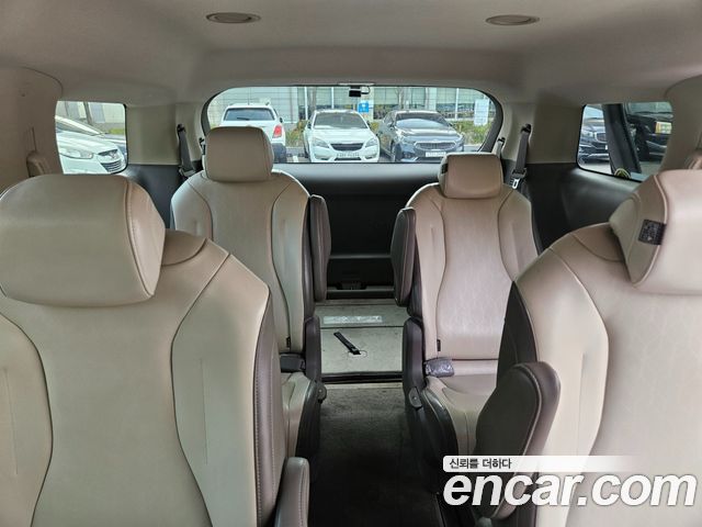 Kia Canival 2021 — photo 15