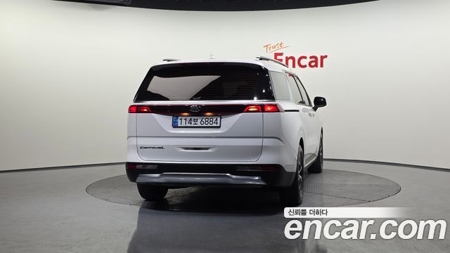 Kia Canival 2021 — photo 4