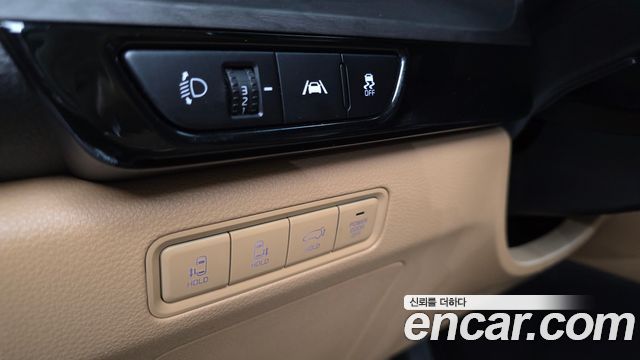 Kia Canival 2021 — photo 17