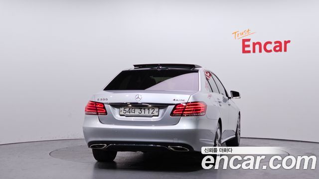 Mercedes-Benz E-Class 2014 — photo 4