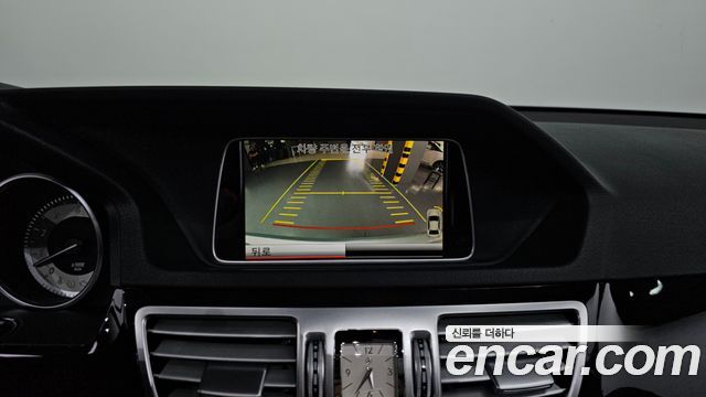 Mercedes-Benz E-Class 2014 — photo 15