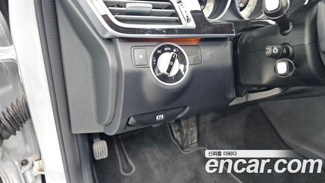 Mercedes-Benz E-Class 2014 — photo 16