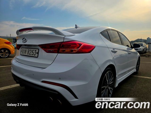 Hyundai AVANTE 2018 — photo 7