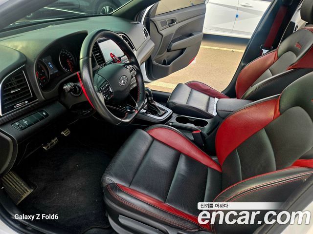 Hyundai AVANTE 2018 — photo 8