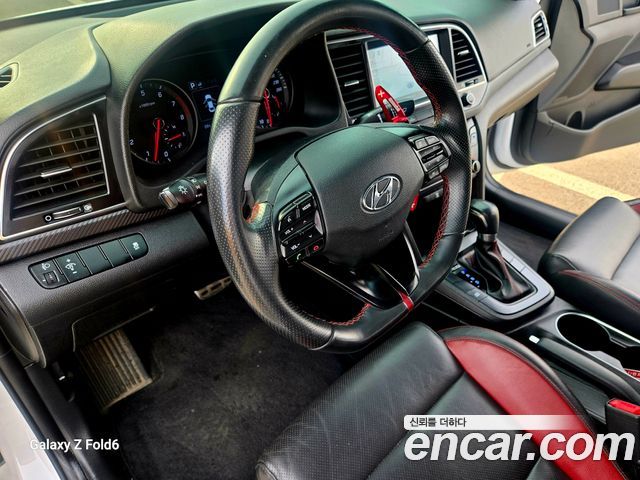 Hyundai AVANTE 2018 — photo 9