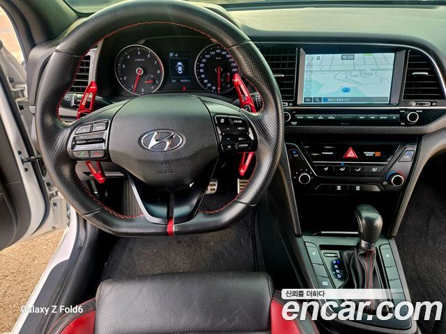 Hyundai AVANTE 2018 — photo 15
