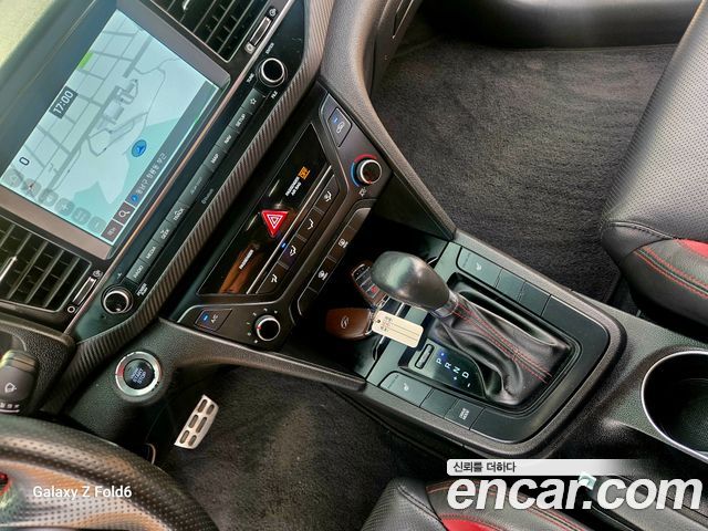 Hyundai AVANTE 2018 — photo 17