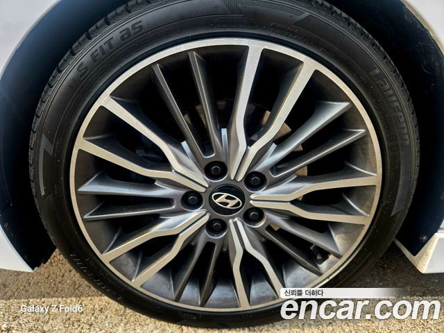 Hyundai AVANTE 2018 — photo 18