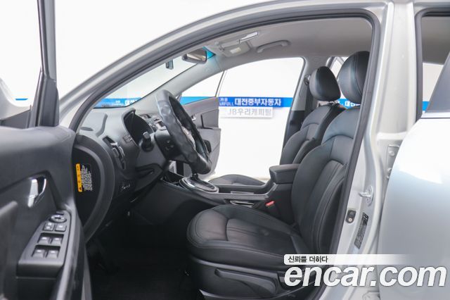 Kia Sportage 2011 — photo 8