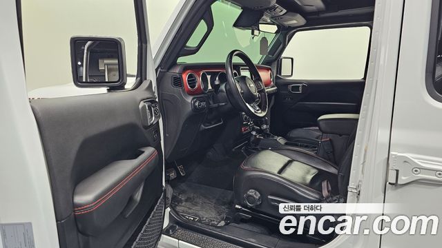 Jeep Wrangler 2021 — photo 10