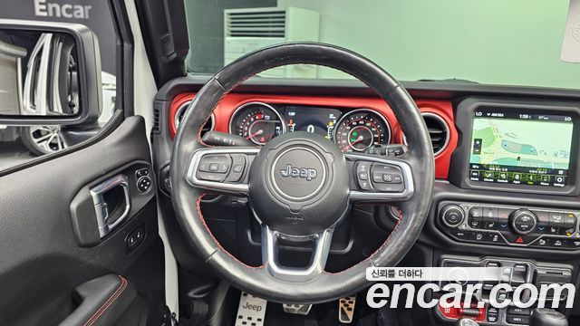 Jeep Wrangler 2021 — photo 13