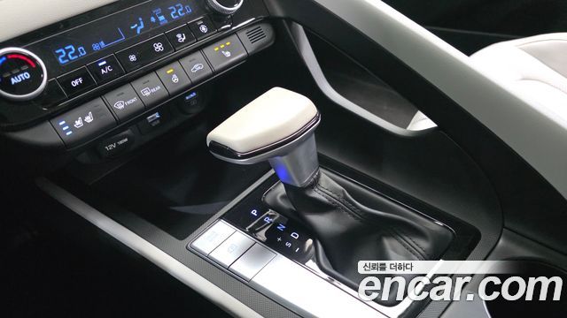 Hyundai AVANTE 2021 — photo 12
