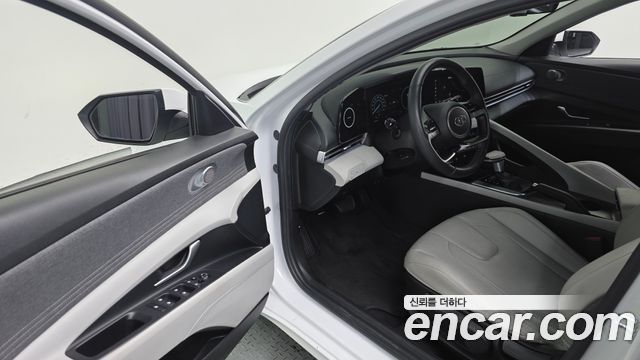 Hyundai AVANTE 2021 — photo 17