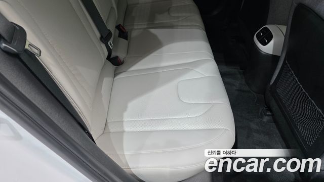 Hyundai AVANTE 2021 — photo 16
