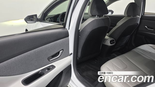 Hyundai AVANTE 2021 — photo 27