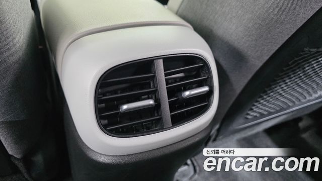 Hyundai AVANTE 2021 — photo 28