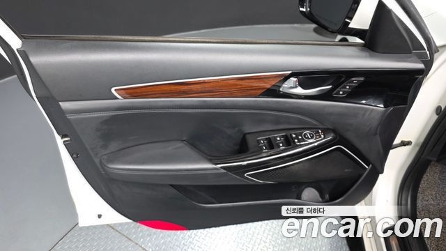 Kia K7 2016 — photo 14