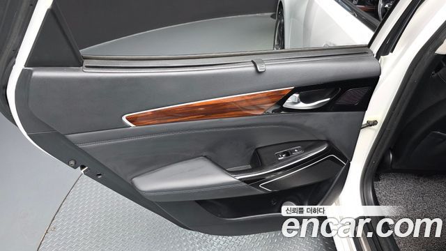 Kia K7 2016 — photo 15