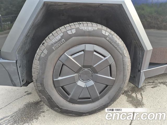 Tesla Cybertruck 2024 — photo 8