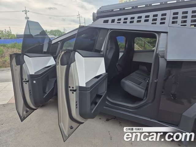 Tesla Cybertruck 2024 — photo 9