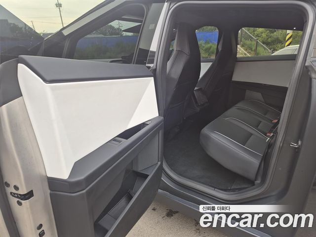 Tesla Cybertruck 2024 — photo 10
