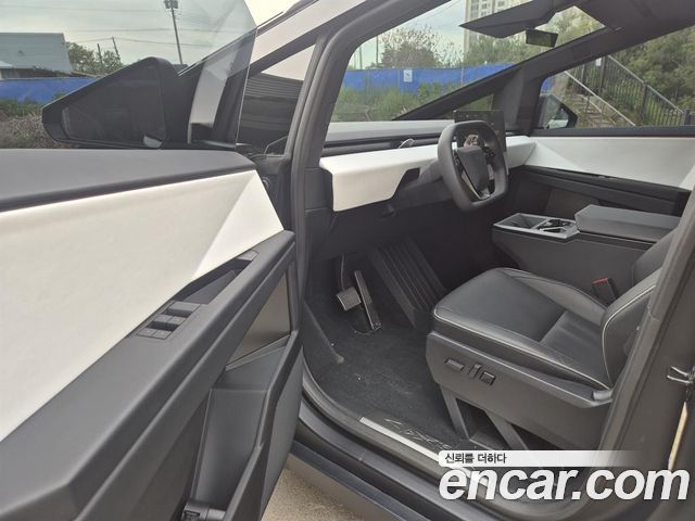 Tesla Cybertruck 2024 — photo 13