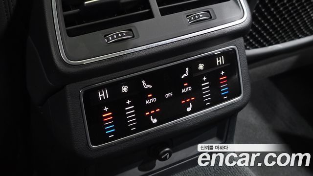 Audi A6 2021 — photo 18