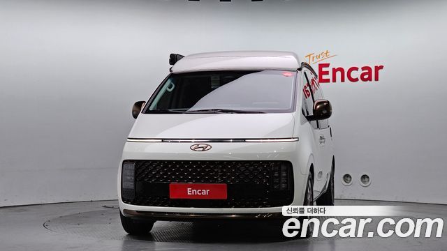 Hyundai Staria 2024 — photo 3