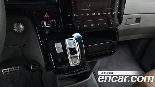 Hyundai Staria 2024 — photo 12