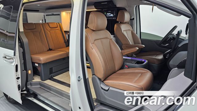 Hyundai Staria 2024 — photo 17