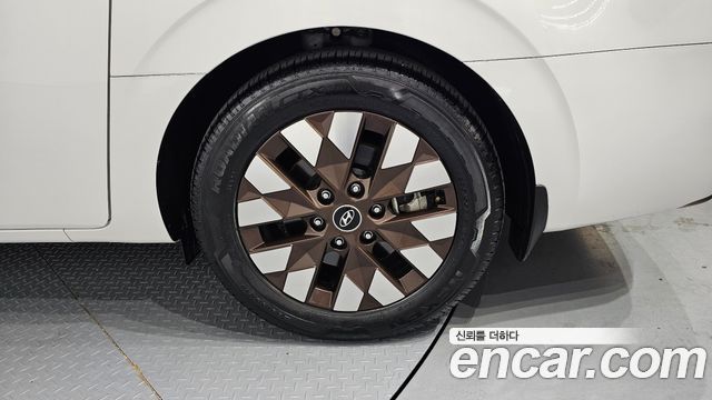 Hyundai Staria 2024 — photo 7