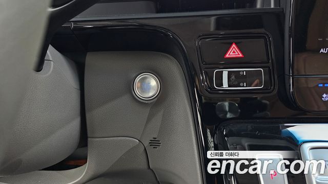 Hyundai Staria 2024 — photo 28