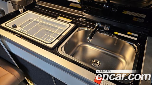 Hyundai Staria 2024 — photo 32