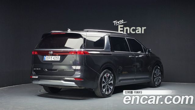 Kia Canival 2021 — photo 2