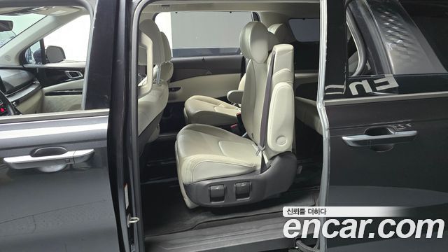 Kia Canival 2021 — photo 11