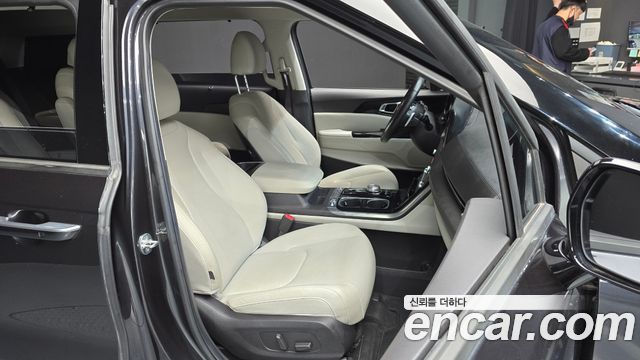 Kia Canival 2021 — photo 12