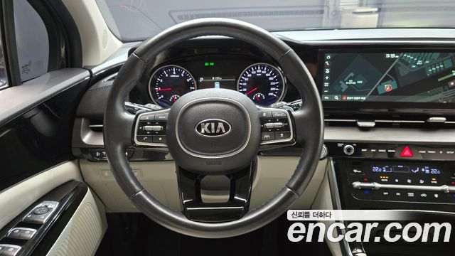Kia Canival 2021 — photo 13
