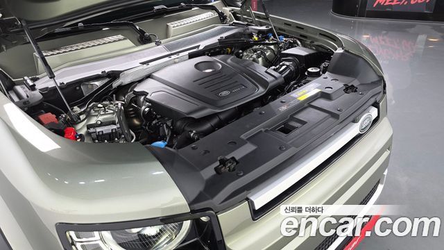 Land Rover Defender 2020 — photo 6
