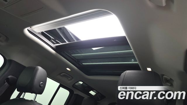 Land Rover Defender 2020 — photo 21