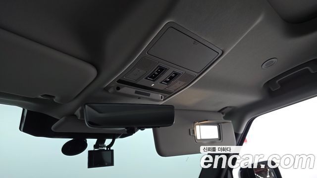 Land Rover Defender 2020 — photo 25