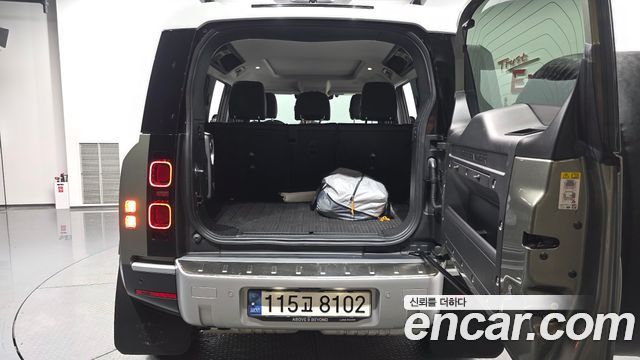 Land Rover Defender 2020 — photo 26