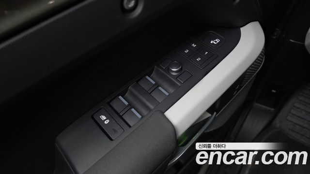 Land Rover Defender 2020 — photo 27