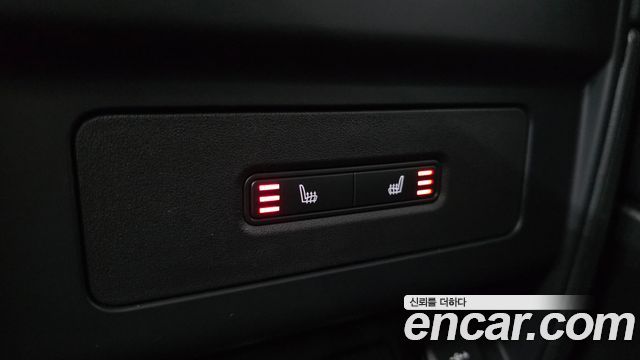 Land Rover Defender 2020 — photo 33