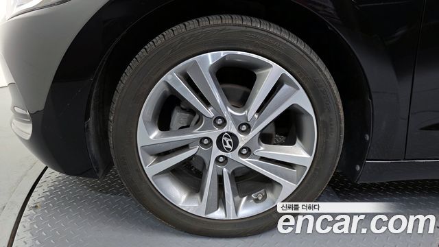 Hyundai AVANTE 2018 — photo 5