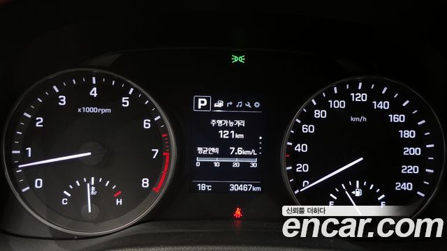 Hyundai AVANTE 2018 — photo 11