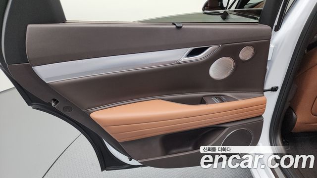 Genesis G80 2023 — photo 15