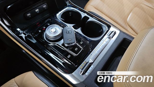 Kia Canival 2021 — photo 12
