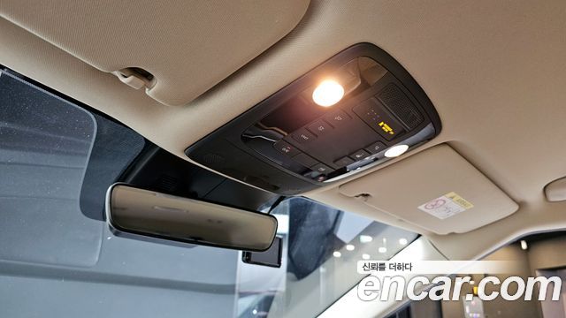 Kia Canival 2021 — photo 24