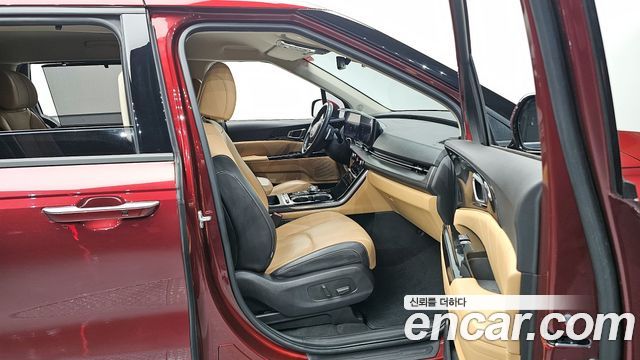 Kia Canival 2021 — photo 16