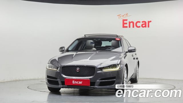 Jaguar XE 2016 — photo 3
